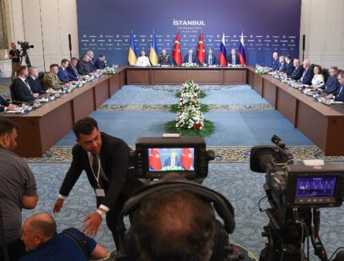 Третий раунд прямых переговоров делегаций России и Украины начался в Стамбуле