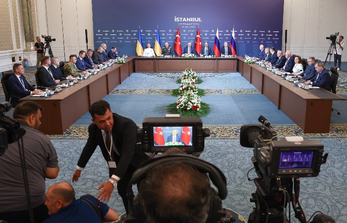 Третий раунд прямых переговоров делегаций России и Украины начался в Стамбуле