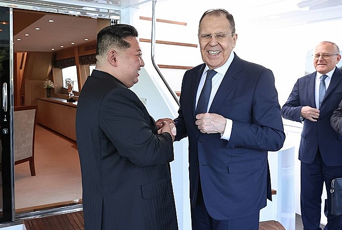 Ким Чен Ын принял Сергея Лаврова