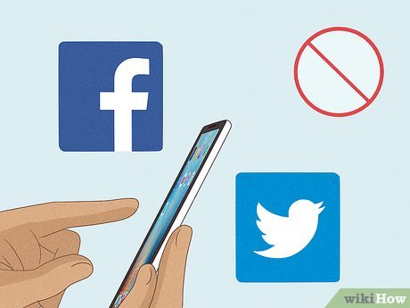 Step 3 Не спешите проверять новости в социальных сетях.