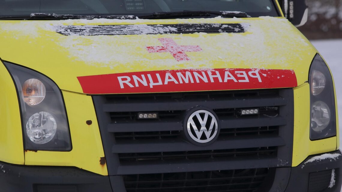 В Ленобласти мужчину во время работ в котловане завалило земле.
