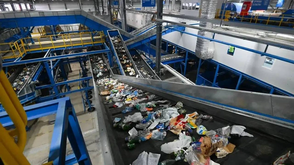 В Выборгском районе Ленинградской области запустили комплекс по переработке отходов «Островский». Обложка © Telegram / Админка Ленобласти